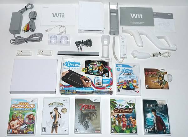 Nintendo Wii Video Game System Console w/ Extras Zelda Tablet Sims 2
