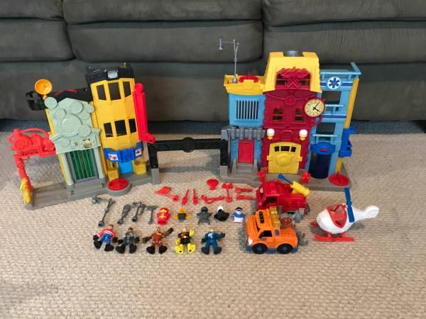 Fisher-Price Imaginext Rescue City Center, City Tow Truck and Helicopt
