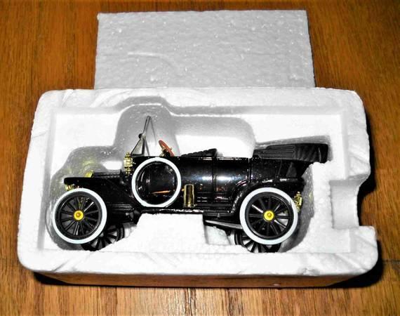 National Motor Museum Mint Ford Model T Touring Car Toy
