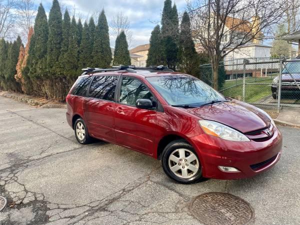 Toyota Sienna 2009 Clear Title