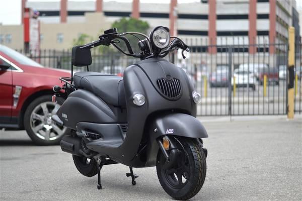 RETRO 150cc moped scooter ZENE HIGH END BIKE