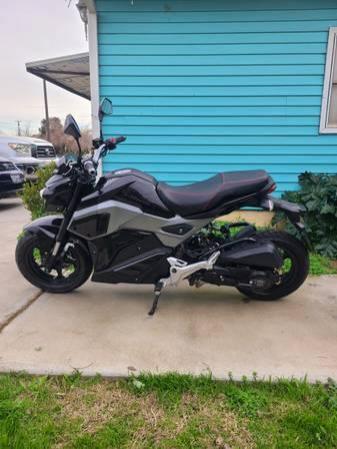 2022 ice bear Mini 50cc scooter with 7 miles AND TITLE PRICE REDUCED