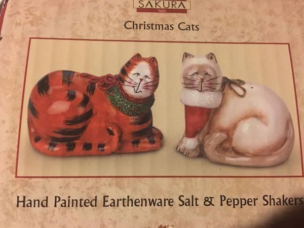 new SAKURA Christmas Cats Salt & Pepper shakers