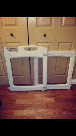 First years safety first gate see thru for baby or pets