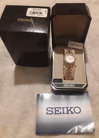 Women's Seiko Le Grand Sport Diamond Gold tone watch SXC432