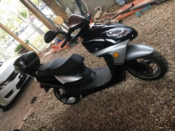 150cc moped scooter gas