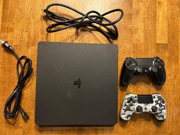 PLAYSTATION 4 PS4 SLIM 500GB WITH TWO CONTROLLERS - WORKS GREAT