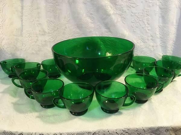 Vintage Anchor Hocking Emerald Green Glass Punch Bowl Set Bowl 12 Cups
