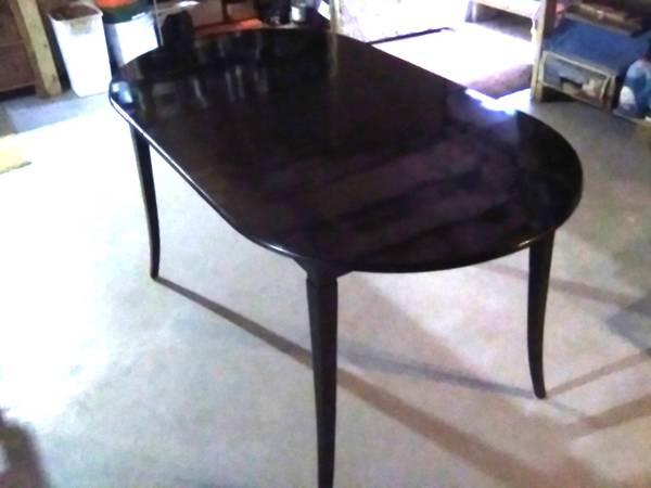 VINTAGE EXPANDABLE WOOD DINING TABLE WITH POLISHED WOOD TOP