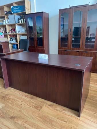 New in Box Office Desk Office Furniture