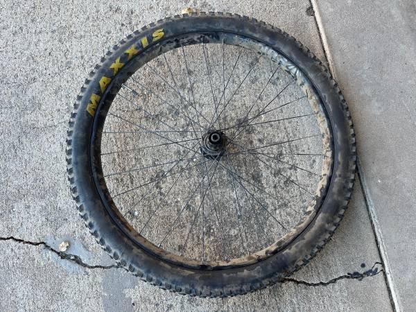 Mtb Wheels and tires 27.5 x 2.6/2.8