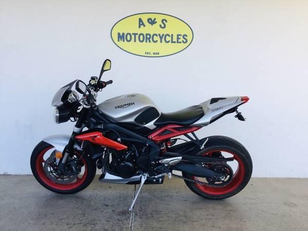 2015 Triumph Street Triple Rx Special Edition Horizontal In-line 675