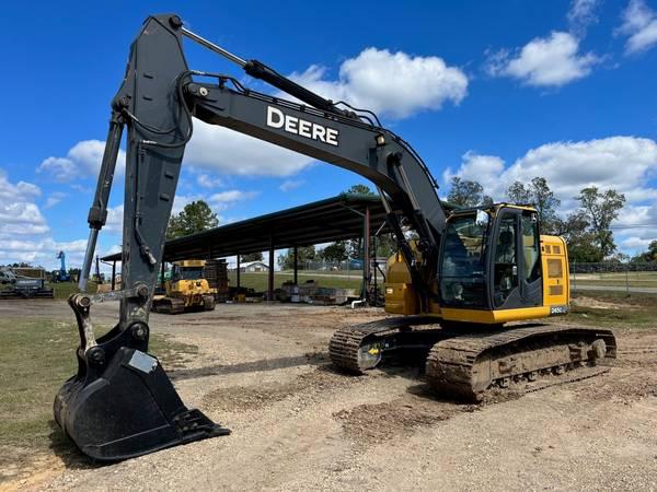 2019 John Deere 245G LC Excavator
