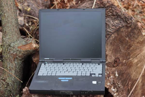 3 Laptops 2 Compaq 1 HPZV5000