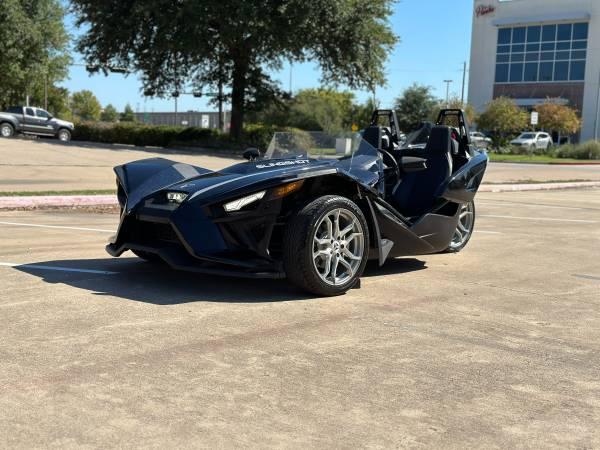 2021 AUTOMATIC Polaris Slingshot SL with tech package 2 clean carfax