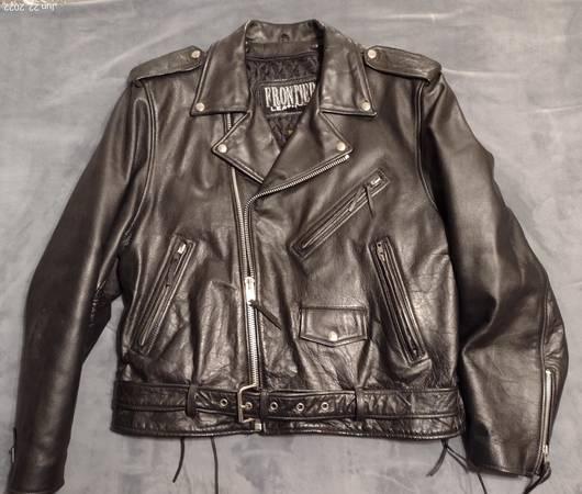 Motorcycle JACKET.  Men's size 48, XL.  Black leather Classic.