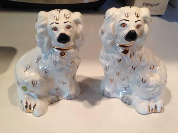 Matching pair of Beswick Mantle Dogs