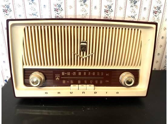 Grundig Tube Radio Majestic 87 USA Made in West Germany Vintage 1959