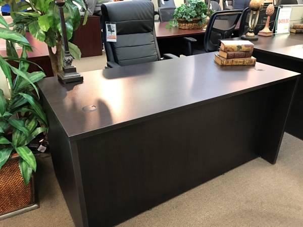 *New Desks-Office Furniture-Top Quality Commercial Grade