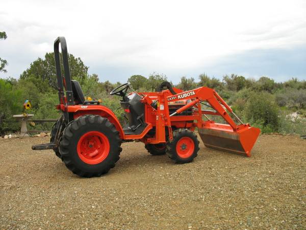 Compact Kubota Tractor B2400 For Sale