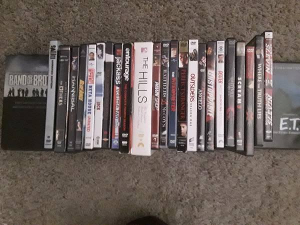 Lot of 100 DVD, Blu-ray, TV shows