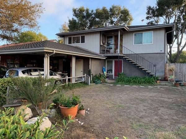Looking for a Female Roommate for Condo in Santa Barbara! (Mesa)