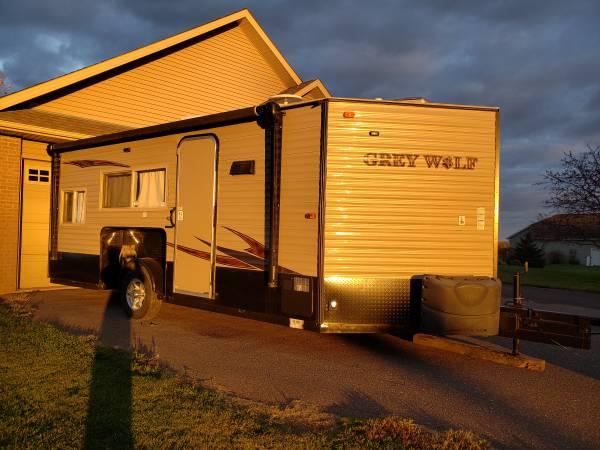 Grey Wolf Fish House / RV for Rent