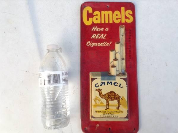 Cigarette Tin Sign / Thermometer  =  Camels