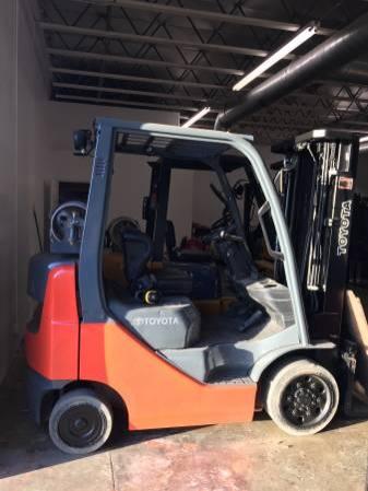 Toyota forklift 5000 three stage side shift for sale