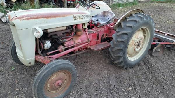 Ford tractor with extras