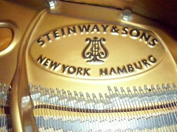 1994 Steinway Model M 1014 Chippendale Grand Piano-Walnut Finish