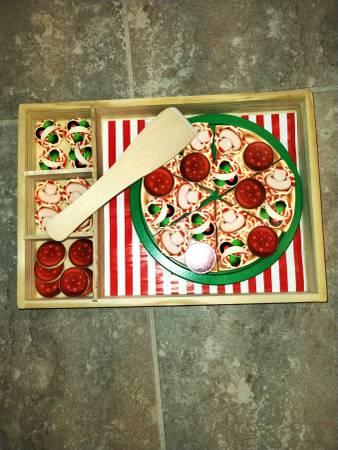 Melissa and Doug Wooden Pizza Toppings Playset