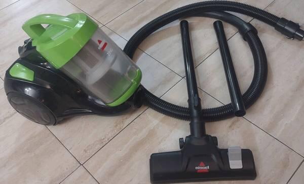 Bagless canister vacuum cleaner