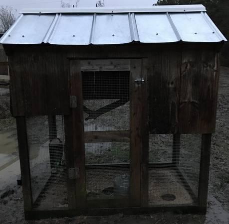 Wood Coop / Aviary  for Pigeons, Chickens, Dove, Quail, etc