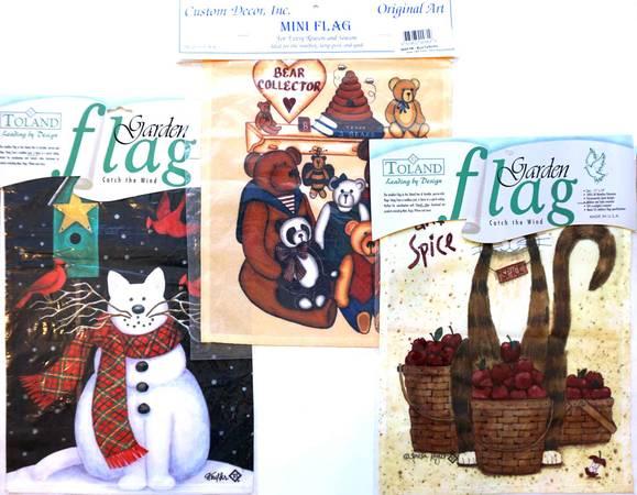 14 Garden Holidays Cats Bears Holiday Flags Banners + Holder