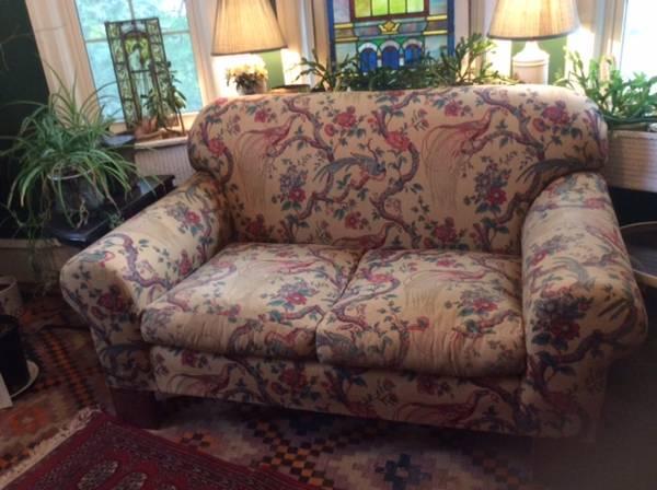 Beautiful LOVE SEAT with birds of paradise pattern