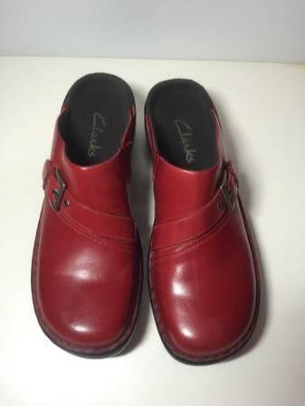 Clarks Red Leather Clogs Mules - Size 8M - Excellent Condition