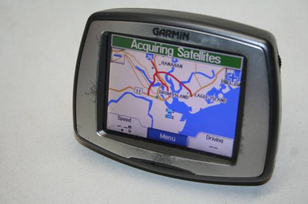 Garmin Streetpilot C550 GPS MP3 Device with Case USB Cord Bundle