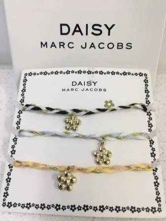 NEW Marc Jacobs DAISY Friendship Charm Adjustable Bracelet Set of 3