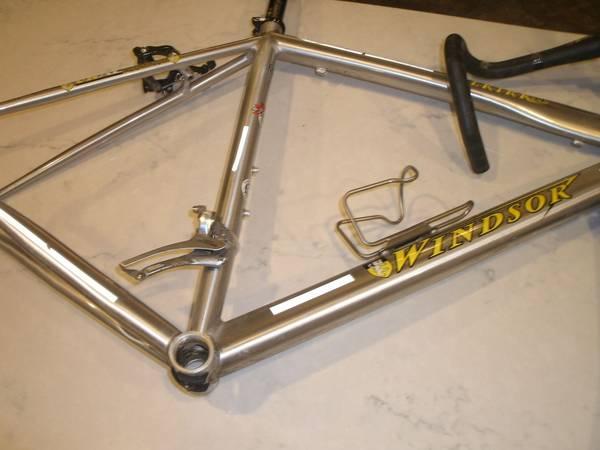 windsor falkirk 52cm alum frame road bike plus parts