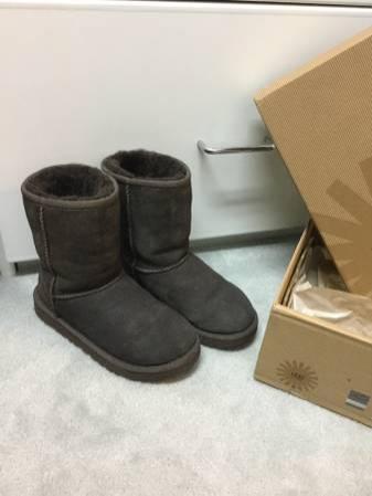 Girls UGGS Size 1 Brown
