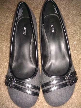 APT Womens Size 7 New Grey Wedge Shoes