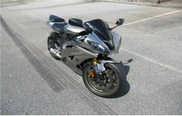 Clean title 2O09 YAMAHA YZF-R6 Motorbike For Sale
