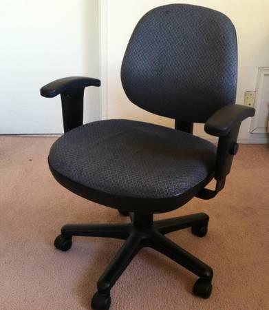 Office / Computer Chair (adjustable height)