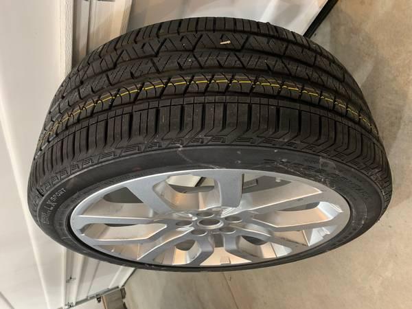 Range Rover L 2018 OEM Wheel and Tire