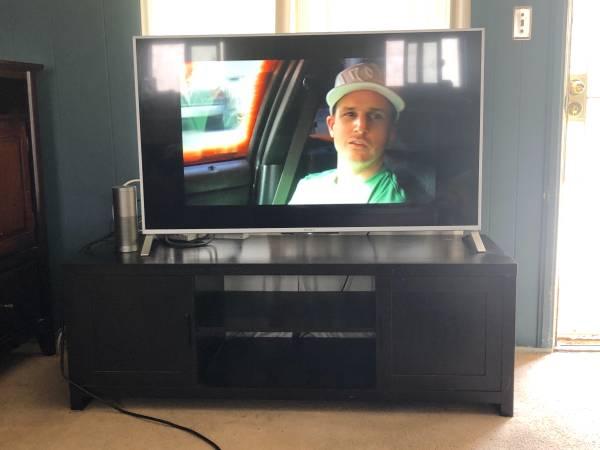 Very nice Entertainment Center , TV Stand Plus Coffee lift/Table