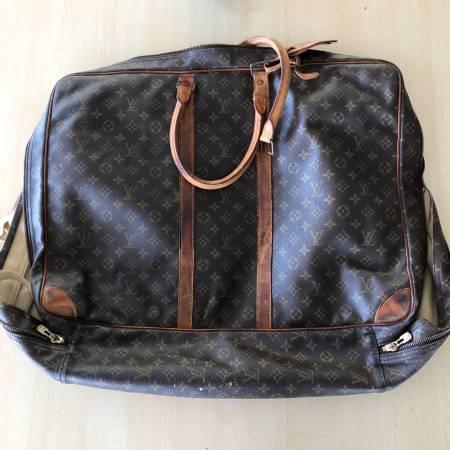 100% Authentic Louis Vuitton soft carry travel bag