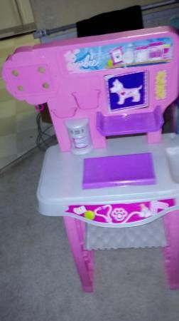Barbie CHILD SIZE I Can Be A Vet Veterinarian Pet Grooming Center