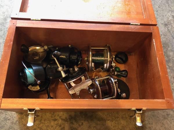 4 Fishing Reels for Parts/Repair in Wood Box-Penn, Bay City, Mitchell