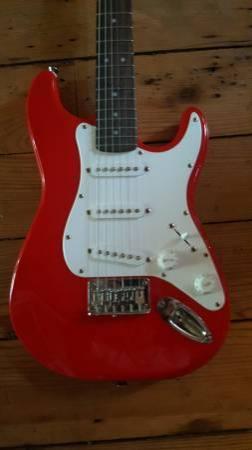 Fender Squier MINI Strat Electric Guitar